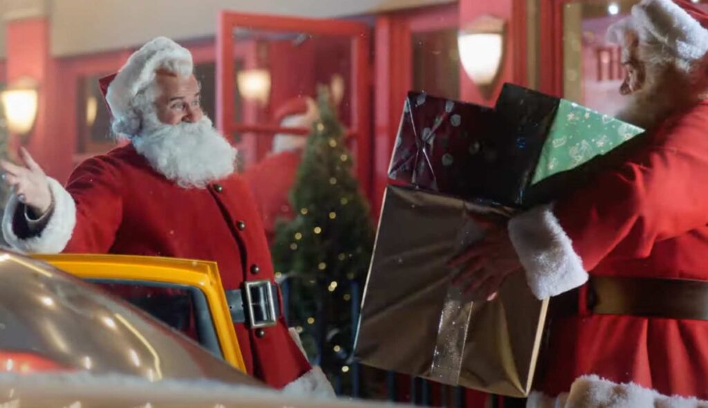 Coca-Cola repeats its Christmas ad from last year and creates experiences with artificial intelligence