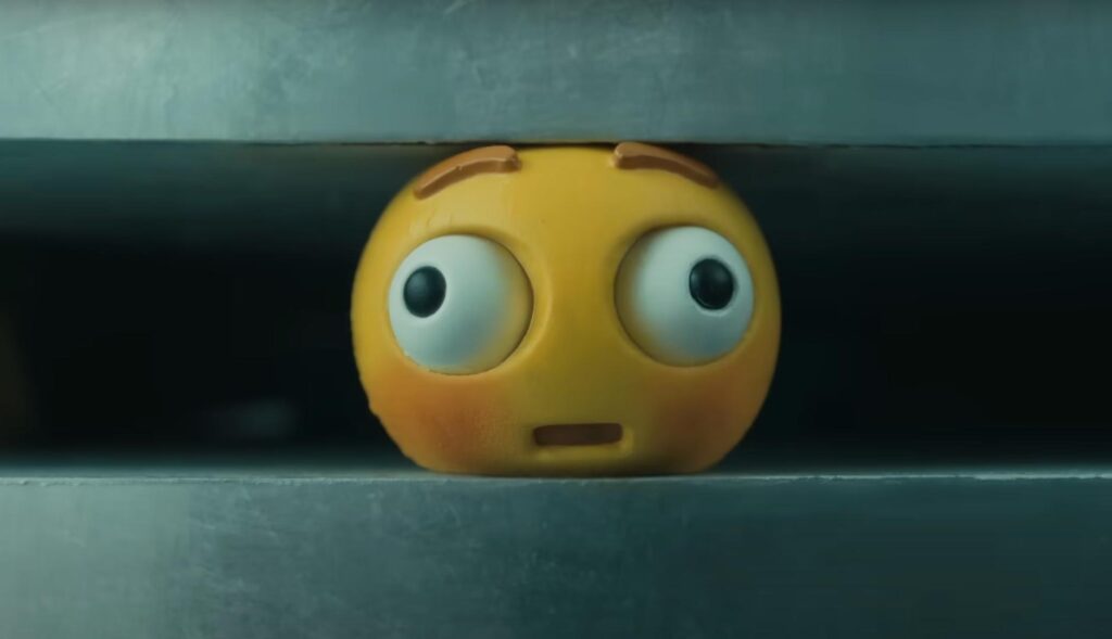 Primer plano del protagonista de trapo protagonista del spot "Fuzzy Feelings" de Apple