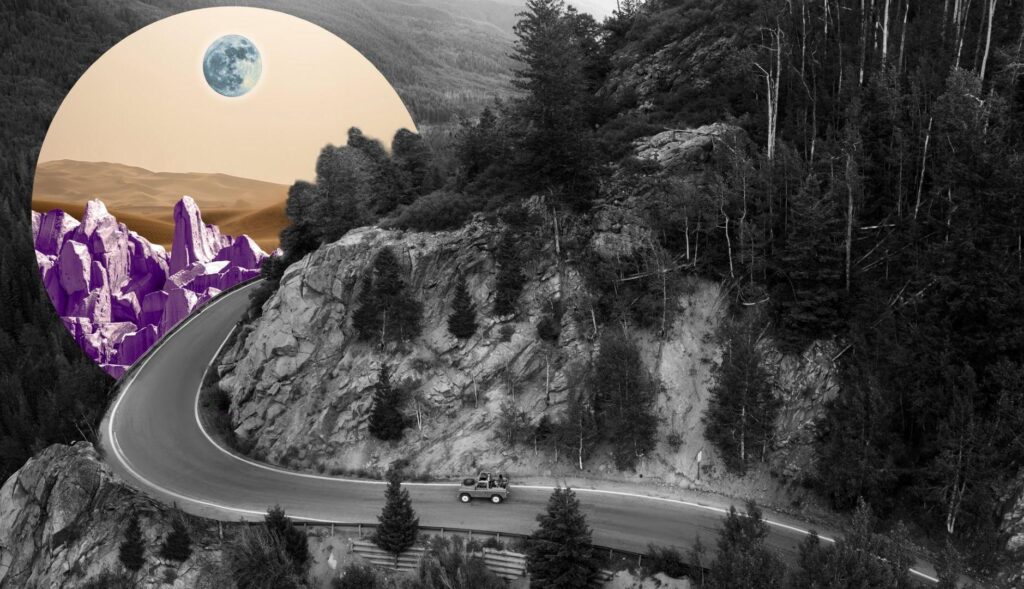 Collage de una carretera en blanco y negro con un paisaje lunar superpuesto a color