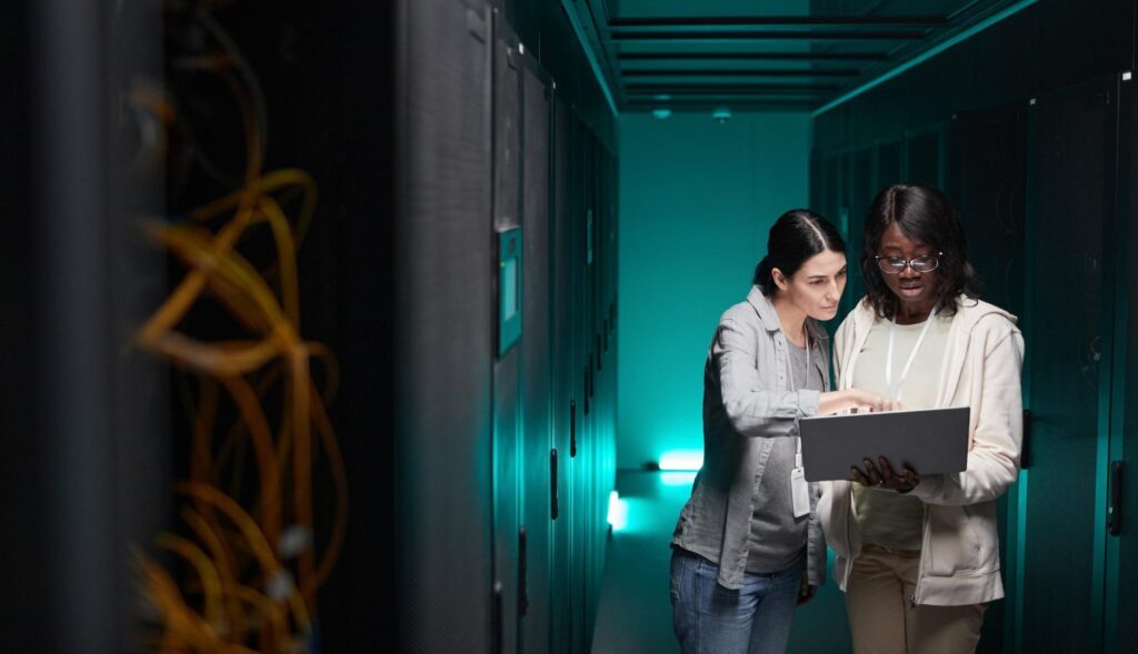 Data centers: connectivity suppliers and communities drivers