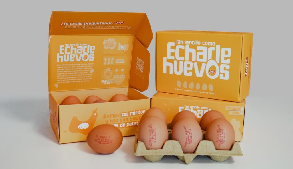 bodegon con el pack de huevos de lays