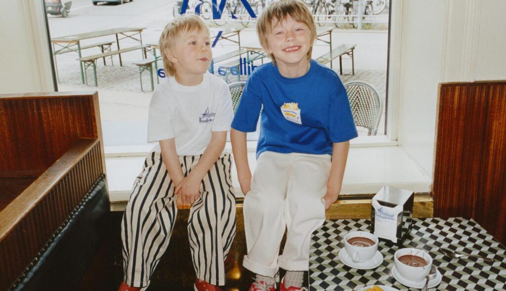 Zara is reinforced in its Galician origins in a cobranding with the brand of churros and fries bonilla in sight