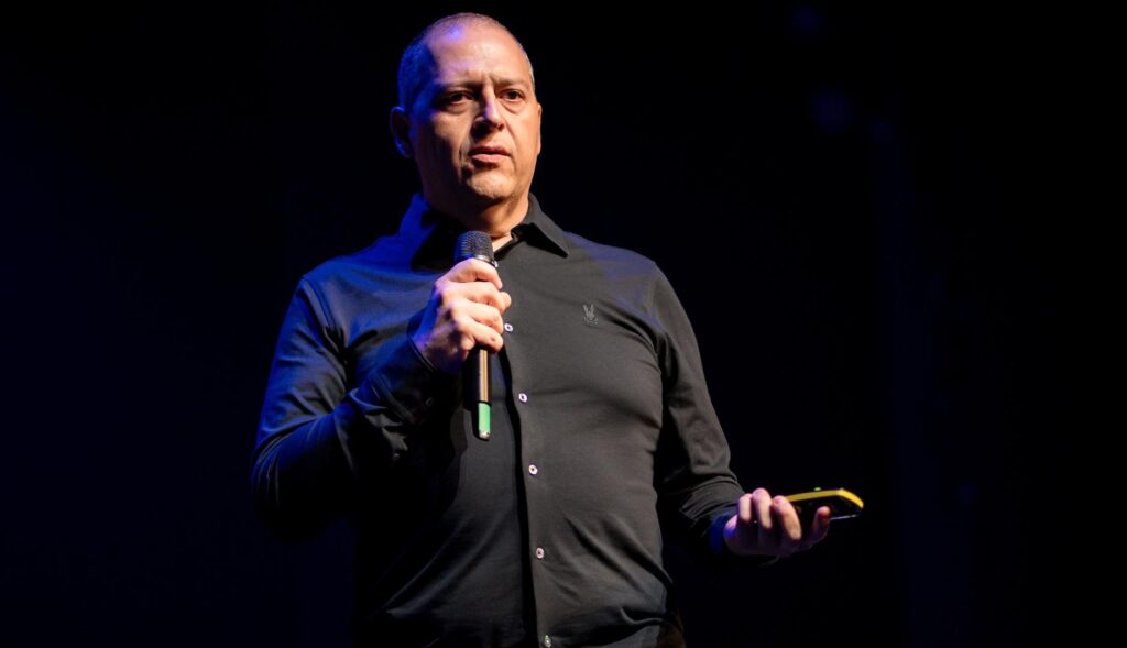 The story of Juan Pablo Escobar or how to break an inherited narrative and choose another way