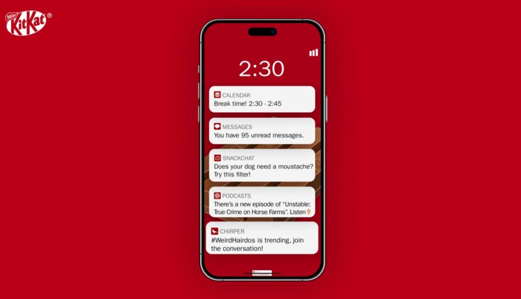 pantalla de teléfono con globos de notificaciones