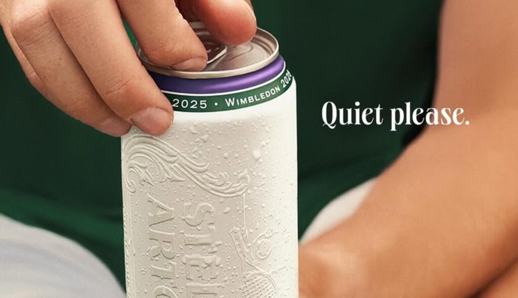 Stella Artois launches a white edition of her can to align with the clothing code in Wimbledon