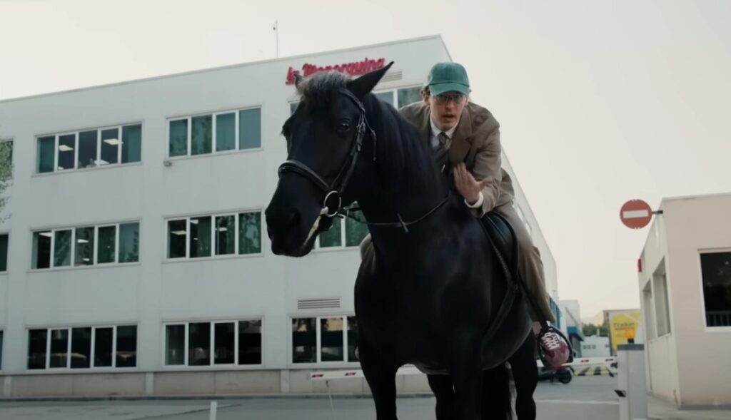 The Menorner launches the first chapter of a hilarious series on the figure of the "creative consultant"