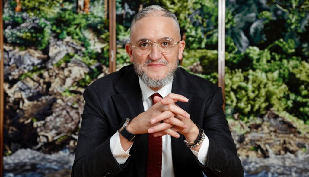 A conversation with Alejandro Romero (Llyc) about how to be a good partner before this uncertain future