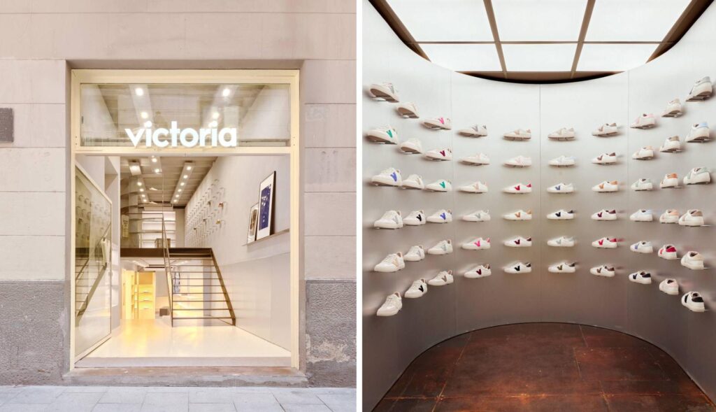 Entrada de la tienda de Victoria en Barcelona y zapatillas expuestas