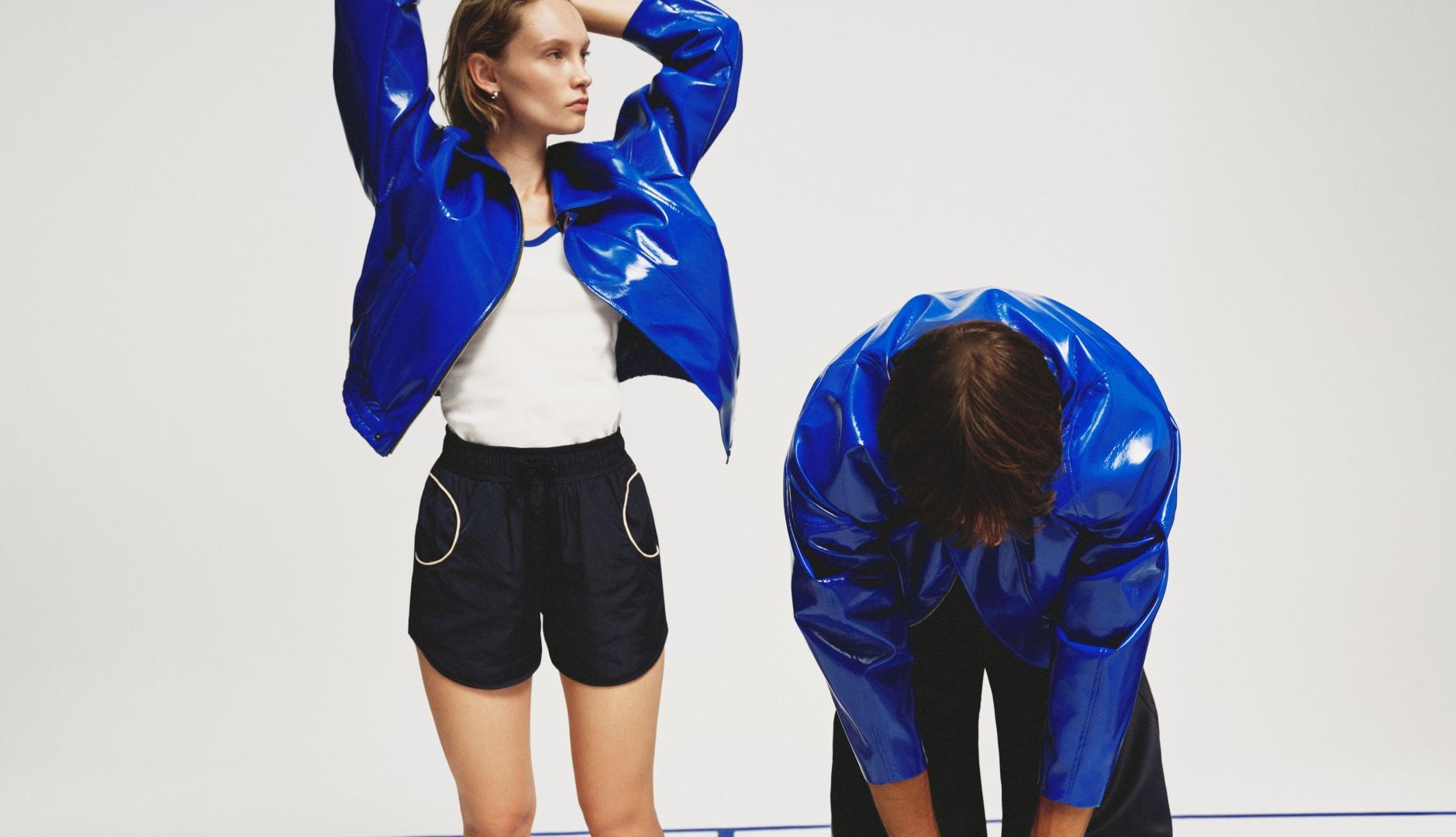 Modelos posan con las prendas creadas por Seagram's 0,0%