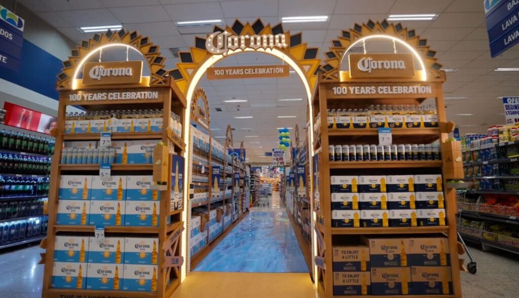 Supermarket aisles become beaches in this Corona experiential marketing action