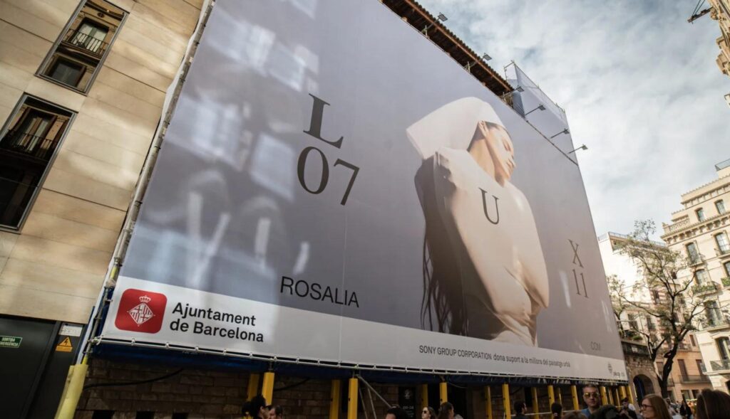 This is the presentation canvas for “Lux”, Rosalía's new album, in Barcelona