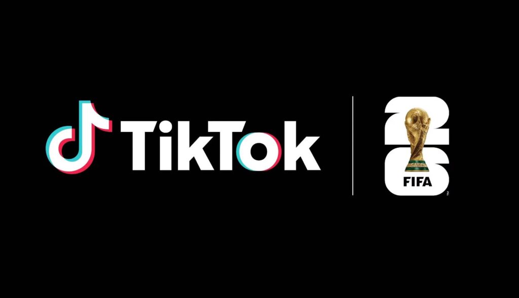 Logotipos de TikTok y Mundial de Futbol 2026 sobre fondo negro