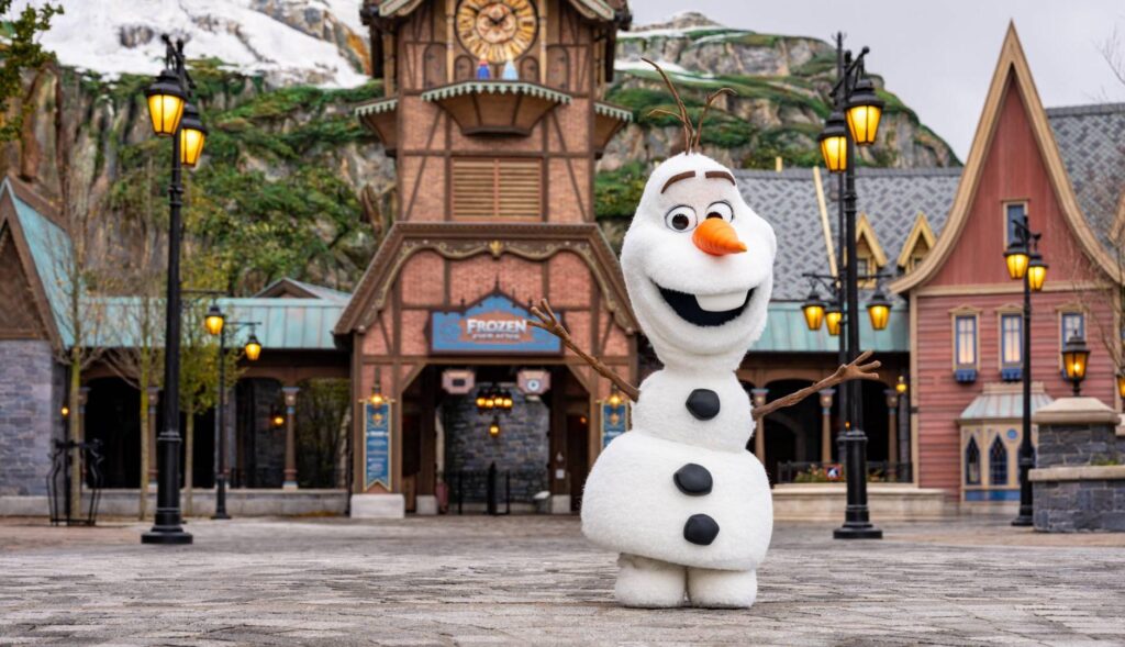 Disney elevates the entertainment proposal at its theme parks with a robotic Olaf