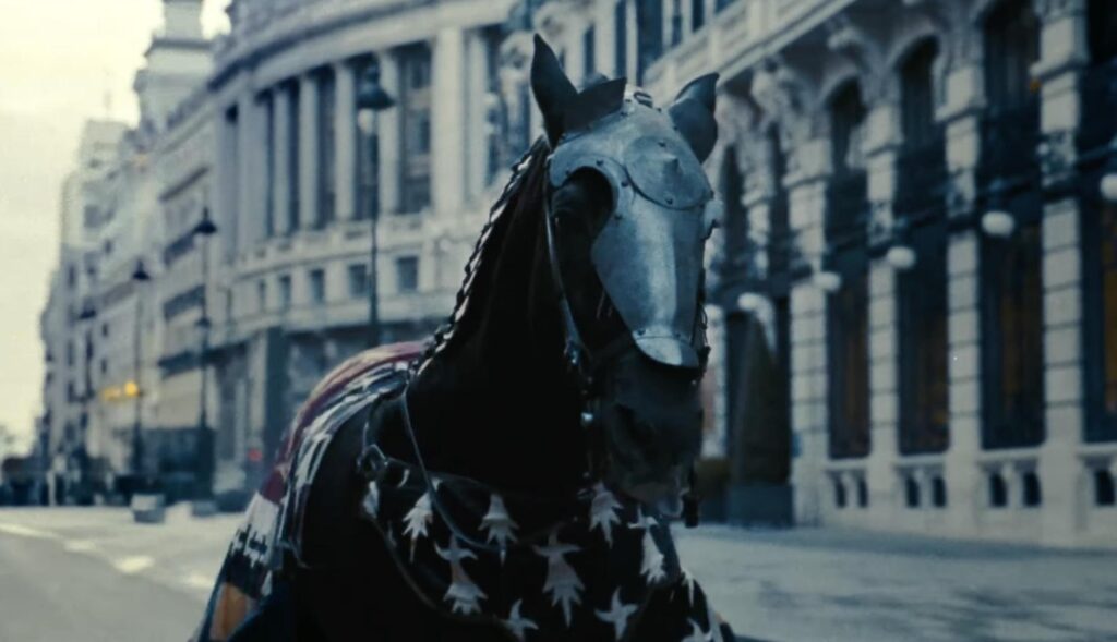Un caballo en la calle Alcalá, de Madrid