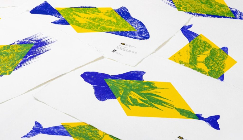 This campaign uses color theory with the Brazilian flag to convey an environmental message