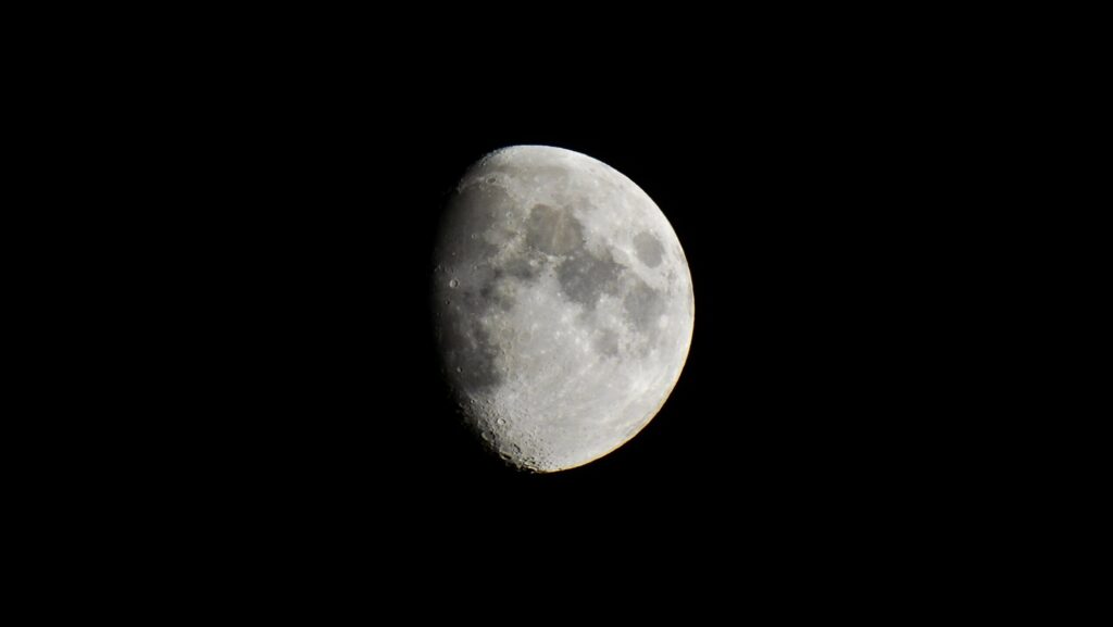 A trip from Earth to the Moon: how long does it take for a space shuttle?