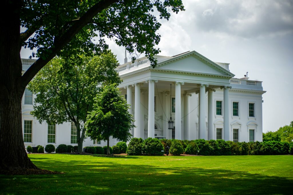 What other American presidents have had an assassination attempt?