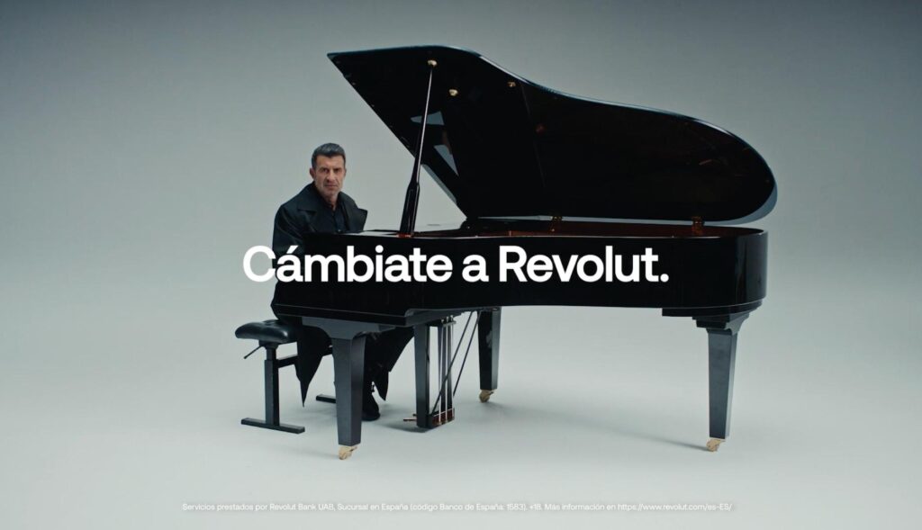 Revolut turns to Luís Figo and his controversial signing to demand the change of bank