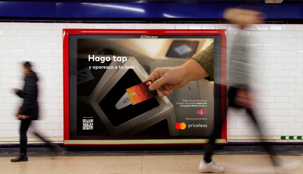 Mastercard wants the “Hago chas” from the 80s to be the anthem of contactless payment in Metro de Madrid