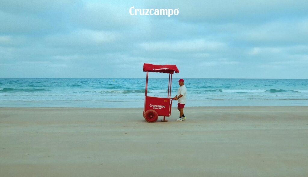 Cruzcampo pays tribute to the Andalusian full-backs in its summer campaign