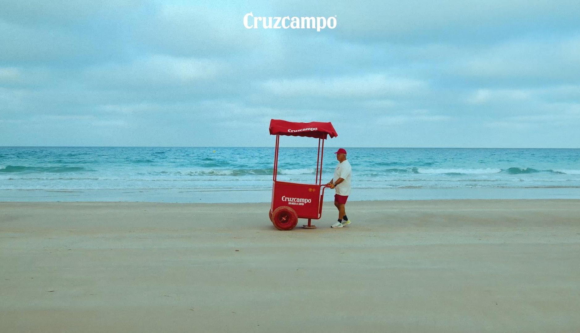 Cruzcampo pays tribute to the Andalusian full-backs in its summer campaign