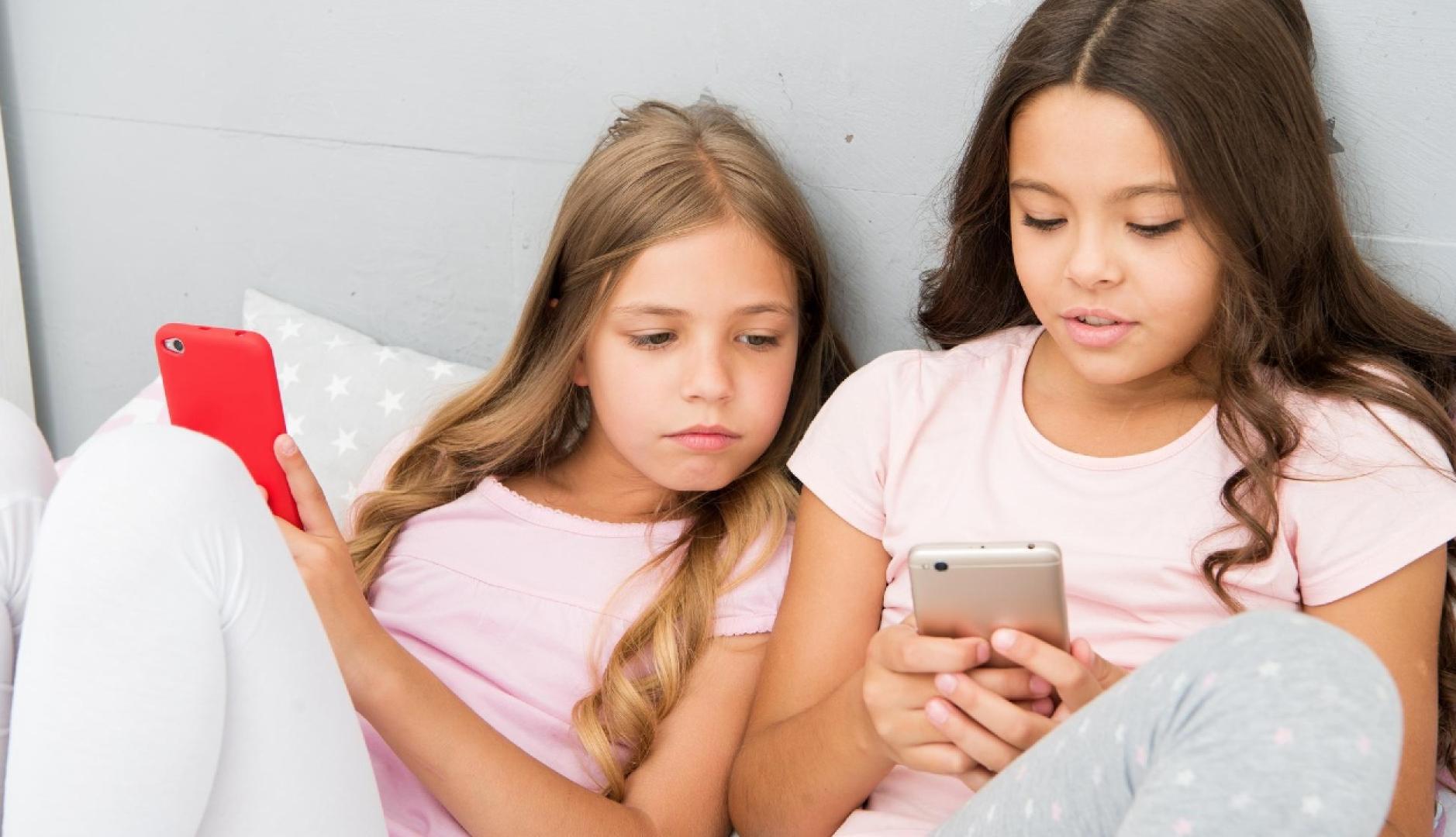 The European Union proposes to prohibit social networks for those under 13 years of age and limit their use until 15